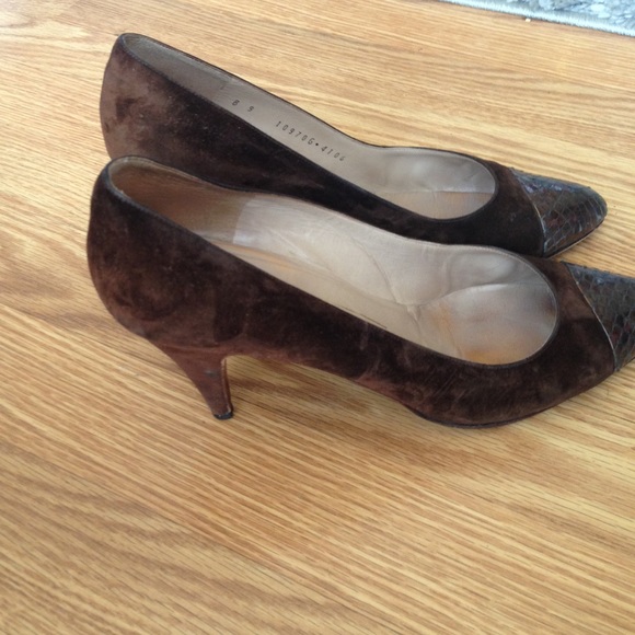 BRUNO MAGLI Size 10 Brown Fabric Open Toe Pumps